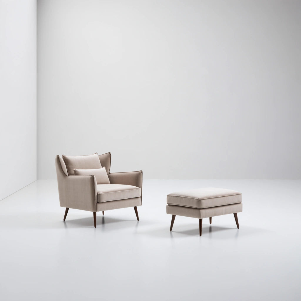 Poltrona e poggiapiedi in velluto, colore beige